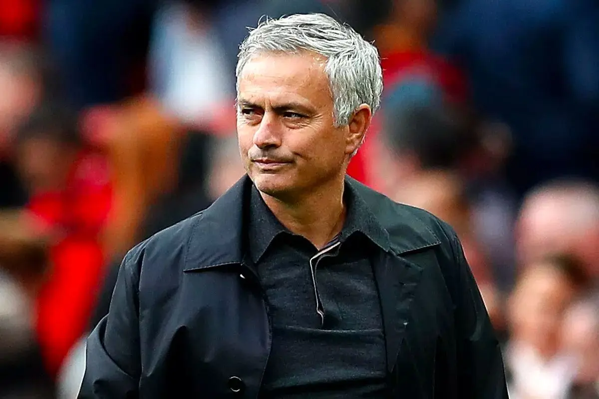 转折点埃因霍温再遭质疑，欧冠赛后攻防权衡，质疑声仍在，控场能力受关注的简单介绍